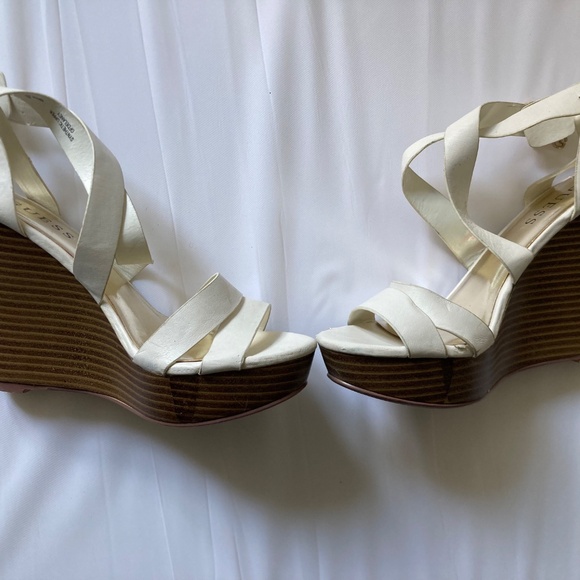 Guess wedges size 6 - Picture 4 of 4